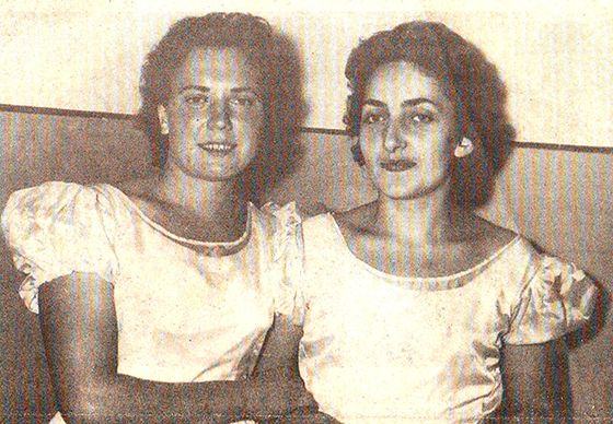 А «рушники» всё плывут…