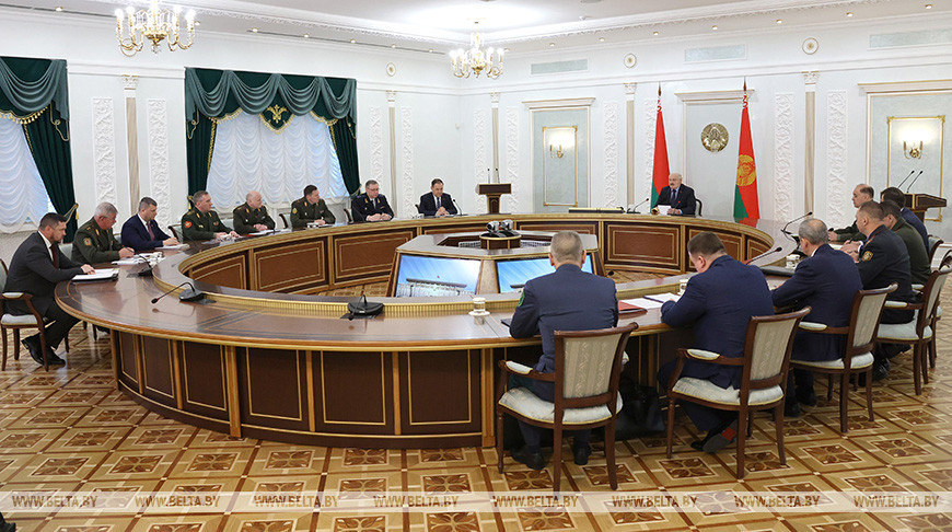 «Если расслабимся и прозеваем – хана будет нам и нашей стране». А. Лукашенко провел 20 февраля совещание по обеспечению нацбезопасности