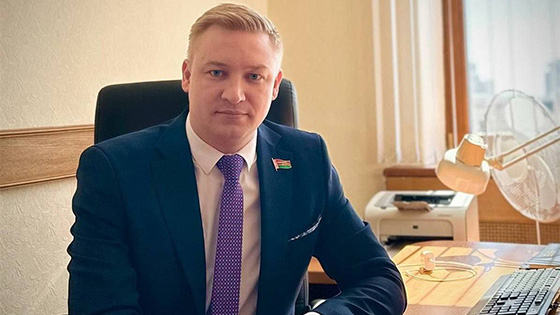 Депутат Палаты представителей Владимир Бабичев поздравил педагогов с Днём учителя